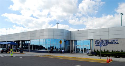 New jersey international airport - Newark Liberty International Airport (EWR): You'll find Newark Airport about 15 miles southwest of Midtown Manhattan on New Jersey's Chemical Coast. Almost 100 years old: Newark's airport opened ...